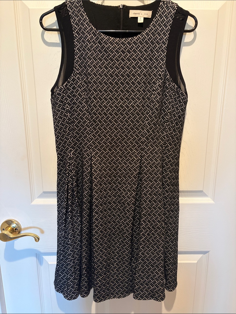 Black and White Sleeveless Knit Dress